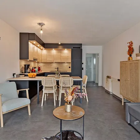 Century 2a Lägenhet
